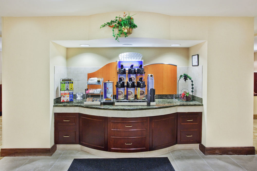 La Quinta By Wyndham Hotel
